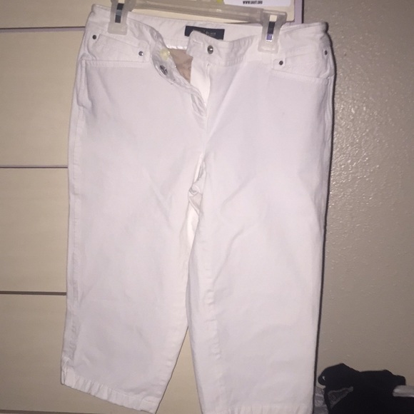 White Capris - Picture 1 of 2
